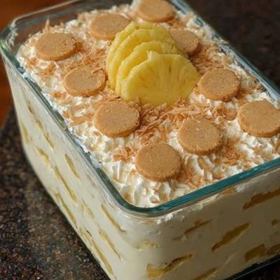 Carlota de Piña Colada: El Postre Tropical Más Cremoso y Refrescante