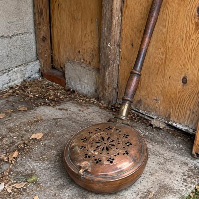 Encontrado en el sótano de una casa de 1885: qué es este objeto de cobre con forma extraña